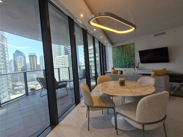 1000 SE Brickell Plz 2101, Miami FL 33131