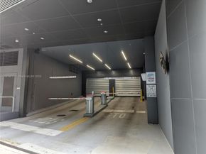 1000 SE Brickell Plz 2101, Miami FL 33131