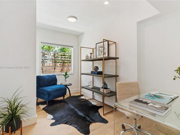 1033 W 47th St, Miami Beach FL 33140