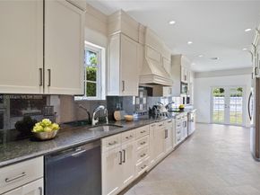 1033 W 47th St, Miami Beach FL 33140