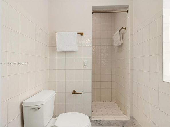 1033 W 47th St, Miami Beach FL 33140