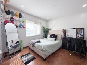 12415 NW 7th St, Miami FL 33182