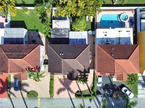 12415 NW 7th St, Miami FL 33182