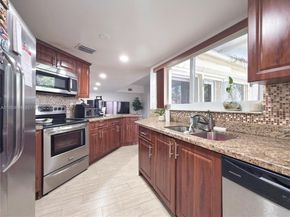 12415 NW 7th St, Miami FL 33182