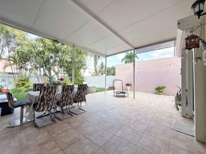 12415 NW 7th St, Miami FL 33182