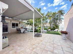 12415 NW 7th St, Miami FL 33182