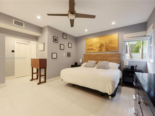 261 SW 30th Rd, Miami FL 33129