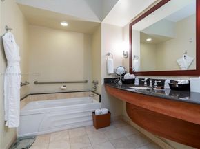 18001 Collins Ave 811, Sunny Isles Beach FL 33160