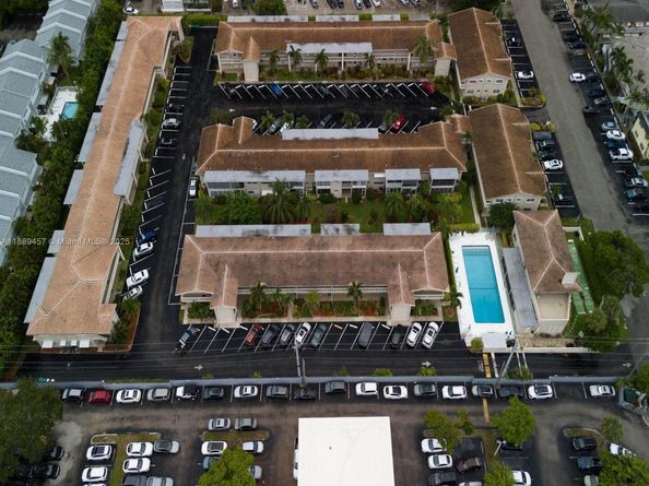 2121 NE 42nd Ct 202C, Lighthouse Point FL 33064