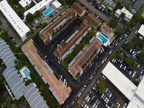 2121 NE 42nd Ct 202C, Lighthouse Point FL 33064