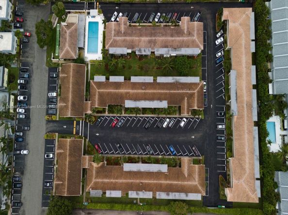 2121 NE 42nd Ct 202C, Lighthouse Point FL 33064