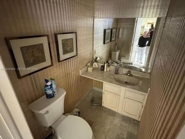 1222 Hillsboro Mile 15, Hillsboro Beach FL 33062