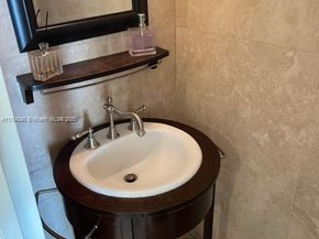 555 NE 15th St 28J, Miami FL 33132