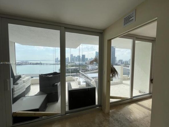 555 NE 15th St 28J, Miami FL 33132