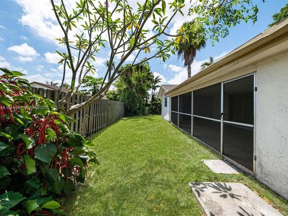 9330 NW 39th St, Sunrise FL 33351