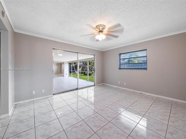 9330 NW 39th St, Sunrise FL 33351