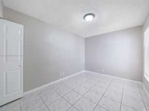 9330 NW 39th St, Sunrise FL 33351
