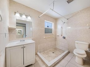 9330 NW 39th St, Sunrise FL 33351