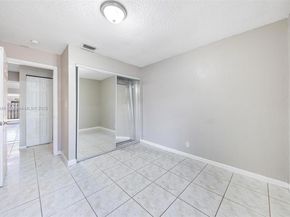 9330 NW 39th St, Sunrise FL 33351