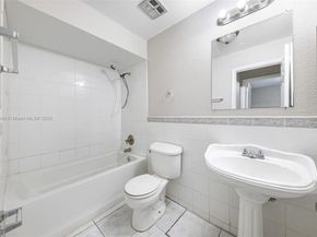 9330 NW 39th St, Sunrise FL 33351