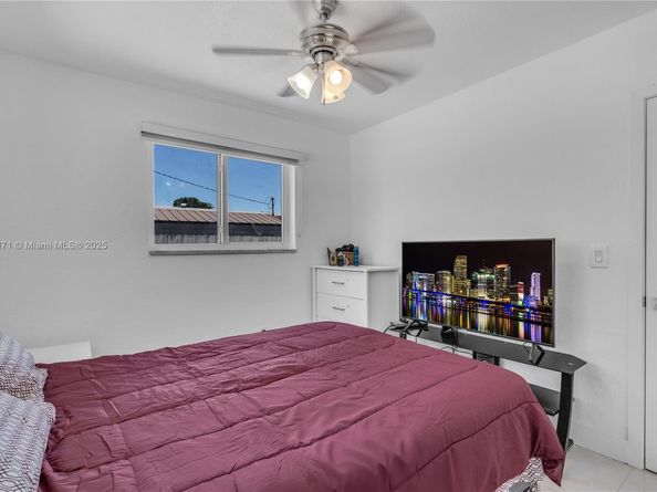 2900 NW 179th St, Miami Gardens FL 33056