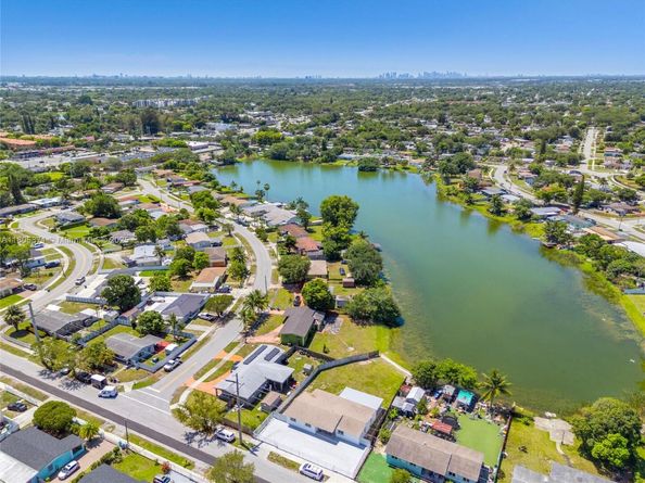 2900 NW 179th St, Miami Gardens FL 33056