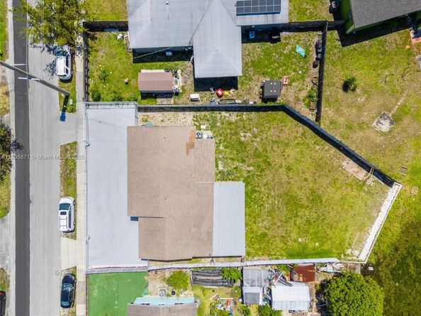 2900 NW 179th St, Miami Gardens FL 33056