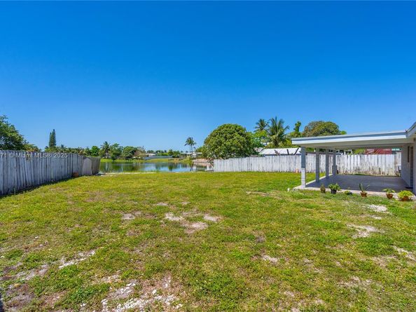 2900 NW 179th St, Miami Gardens FL 33056