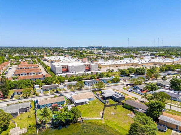 2900 NW 179th St, Miami Gardens FL 33056
