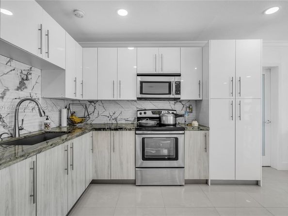 2900 NW 179th St, Miami Gardens FL 33056