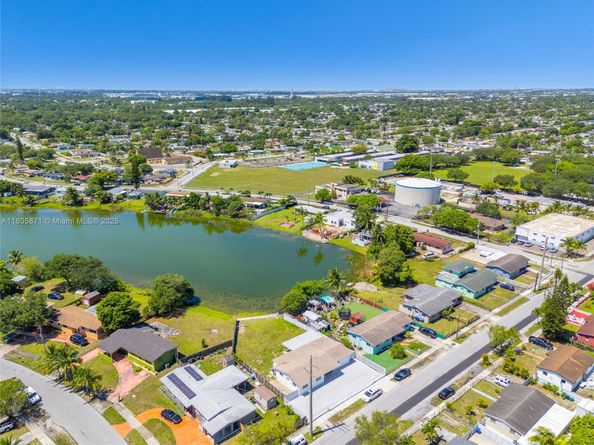 2900 NW 179th St, Miami Gardens FL 33056