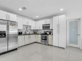 2900 NW 179th St, Miami Gardens FL 33056