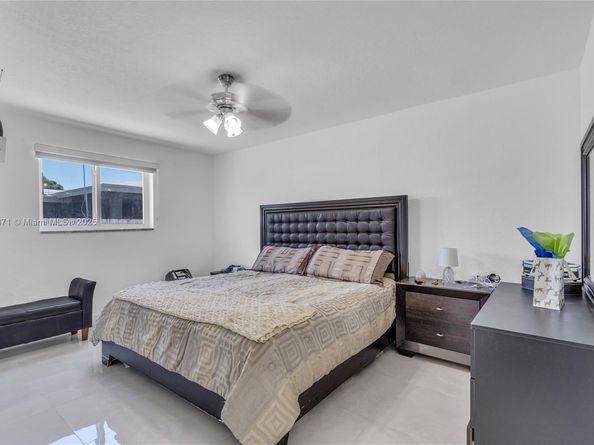 2900 NW 179th St, Miami Gardens FL 33056