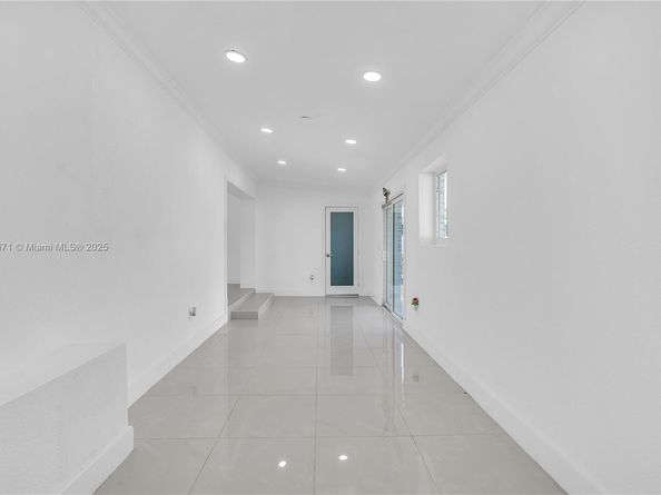 2900 NW 179th St, Miami Gardens FL 33056