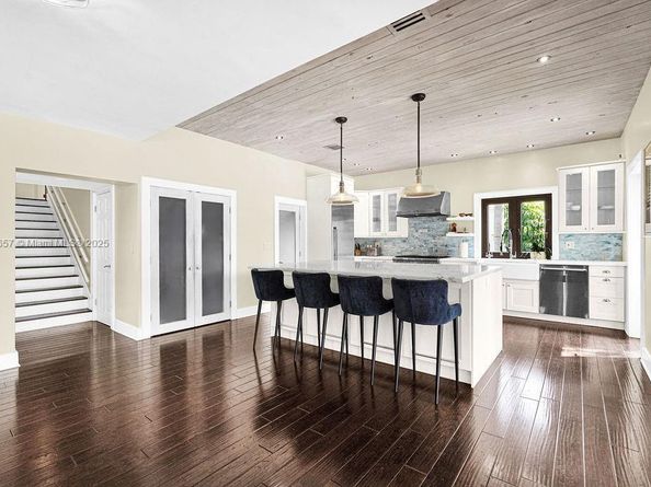 928 Belle Meade Island Dr, Miami FL 33138