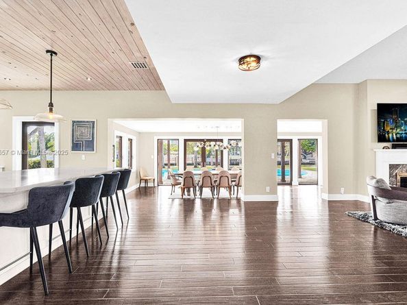 928 Belle Meade Island Dr, Miami FL 33138