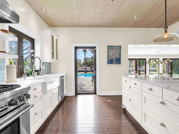 928 Belle Meade Island Dr, Miami FL 33138