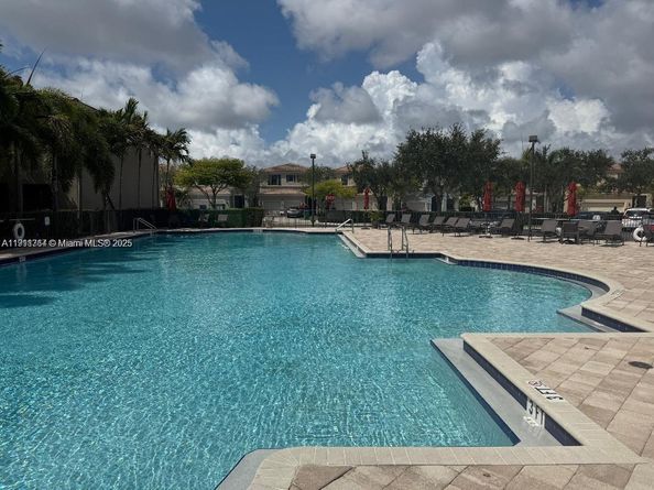 424 NE 194 Ter, Miami FL 33179