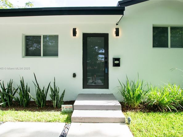 2735 SW 19th St, Miami FL 33145