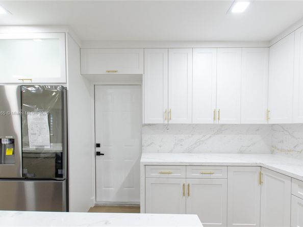 2735 SW 19th St, Miami FL 33145