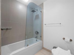 3250 NE 1st Ave 515, Miami FL 33137