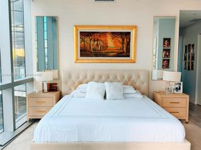 851 NE 1st Ave 2212, Miami FL 33132