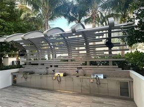 851 NE 1st Ave 2212, Miami FL 33132