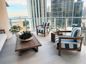 851 NE 1st Ave 2212, Miami FL 33132