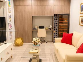 851 NE 1st Ave 2212, Miami FL 33132