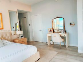 851 NE 1st Ave 2212, Miami FL 33132