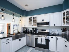 5620 Alton Rd, Miami Beach FL 33140