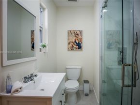 5620 Alton Rd, Miami Beach FL 33140