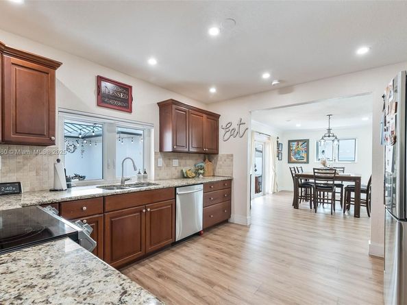 6231 SW 94th Ave, Miami FL 33173