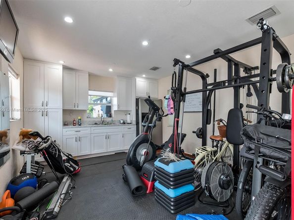 6231 SW 94th Ave, Miami FL 33173